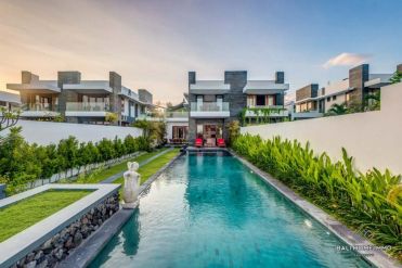 Image 3 from 3 Bedroom Beachfront Villa For Long Term Rent Near Pantai Keramas