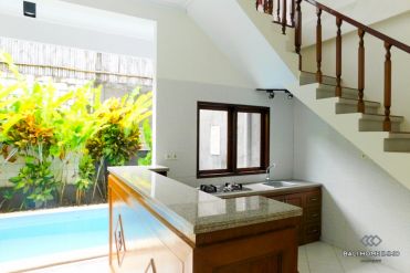 Image 3 from 3 Bedroom Villa For Long Term Rental in Kerobokan