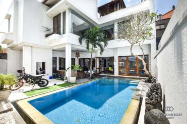 Image 2 from 3 Bedroom Villa For Yearly Rent in North Canggu