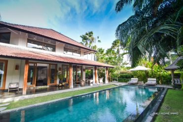 Image 2 from 3 Bedroom Villa For Sale Freehold in Canggu - Berawa