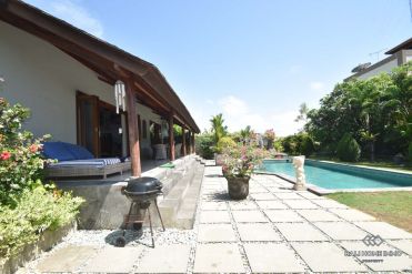 Image 3 from Villa de 3 chambres à vendre en pleine propriété dans la région de Tanah Lot - Cemagi