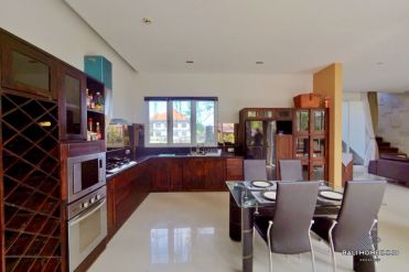 Image 2 from 3 bedroom villa for yearly rental in Berawa