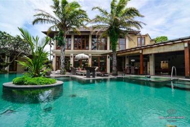 Image 1 from 4 Bedroom Villa For Sale Freehold in Seminyak