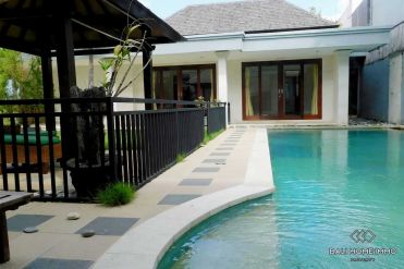 Image 1 from 5 Bedroom Villa for Sale Leasehold in Berawa Beach