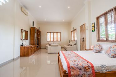 Image 2 from 5 bedroom villa for yearly rental in Seseh