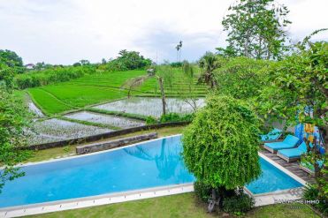 Image 3 from 6 Bedroom Luxury Villa For Sale Freehold in Canggu - Berawa