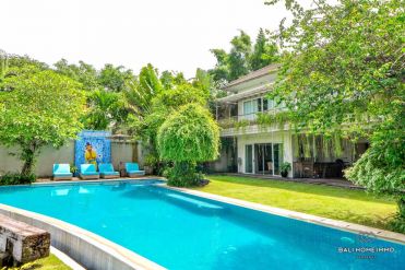 Image 1 from 6 Bedroom Luxury Villa For Sale Freehold in Canggu - Berawa