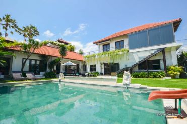 Image 2 from 6 Bedroom Villa For Sale Freehold in Canggu - Berawa