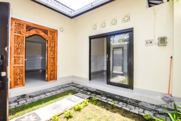 Image 1 from 2 Bedroom Townhouse For Yearly Rental in Seminyak