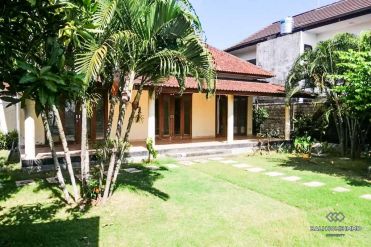 Image 2 from 2 Units of Villa Unfurnished For Sale Freehold in Berawa - Canggu
