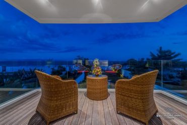 Image 2 from 3 Bedroom Beachfront Villa For Long Term Rent Near Pantai Keramas