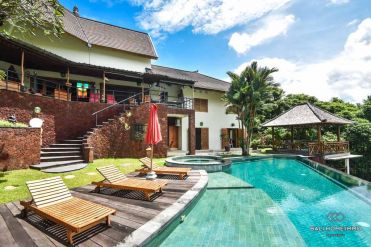 Image 2 from Villa de 3 chambres à vendre en pleine propriété dans la région de Tanah Lot