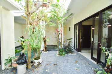 Image 2 from Villa 3 chambres en leasehold à Kerobokan