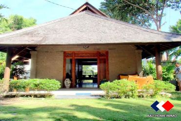 Image 2 from 5 Bedroom Villa For Sale Freehold in Canggu - Batu Bolong