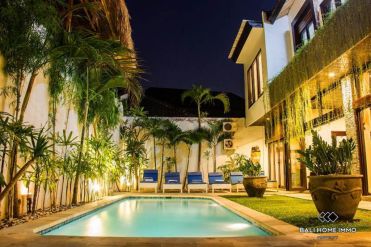 Image 1 from 6 Bedroom Villa For Yearly Rental in Seminyak