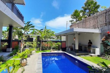 Image 3 from Guest House à vendre et à louer à long terme près de la plage de Batu Bolong
