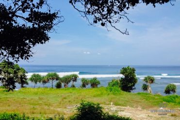 Image 2 from Beachfront Land For Sale Freehold in Nusa Ceningan