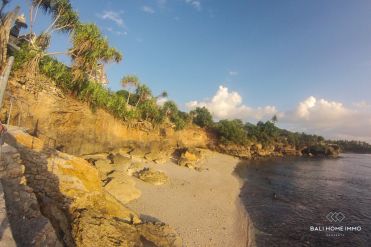 Image 1 from Beachfront Land For Sale Freehold in Nusa Ceningan